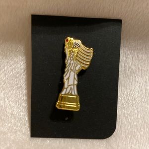 Statue of Liberty pin, vintage